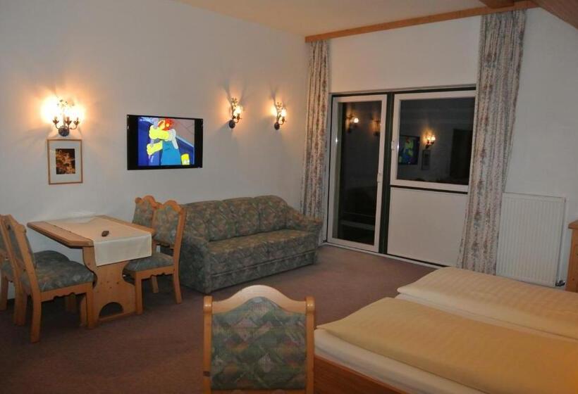Family Suite, Gruberhof Innsbruck Igls B&b
