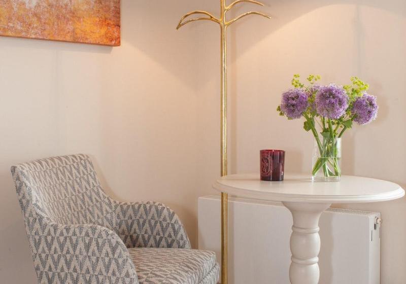 Номер Deluxe, The Charm Brighton Boutique Hotel & Spa
