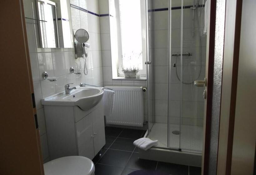 Номер Стандарт, Bahnhof Hotel Saarlouis