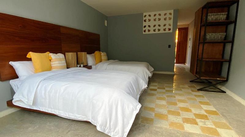 适合残疾人士使用的带超级大床的标准间, Holiday Inn Express Hotel & Suites Swift Current, An Ihg