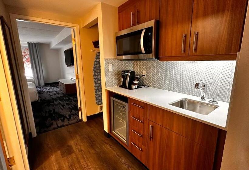 Люкс, Newmarket Hotel And Suites