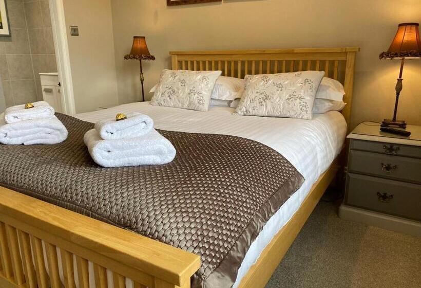 Superior room with lake view, Lakeside Country Guest House