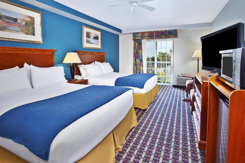 Президентский Люкс, Holiday Inn Express Hotel & Suites Petoskey, An Ihg