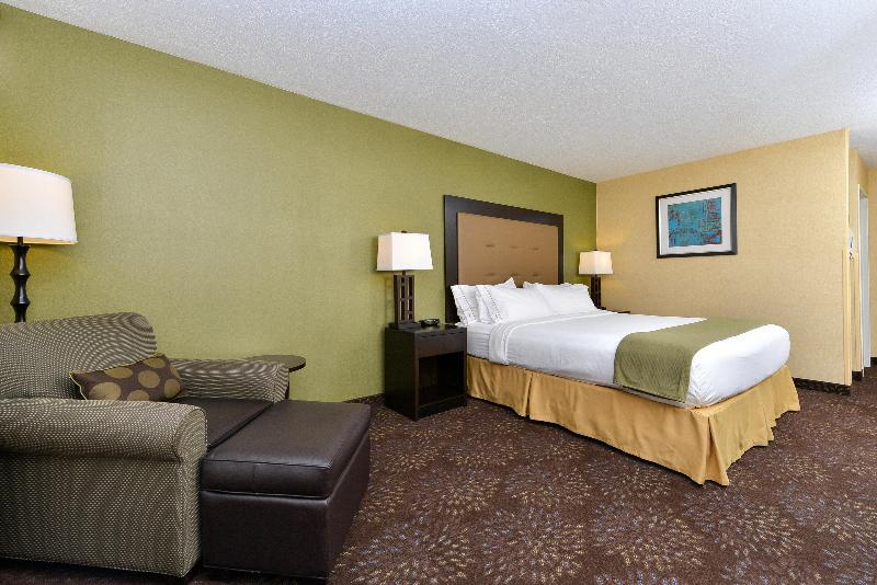 带大床的标准间, Holiday Inn Express Hotel & Suites Charlotte, An Ihg