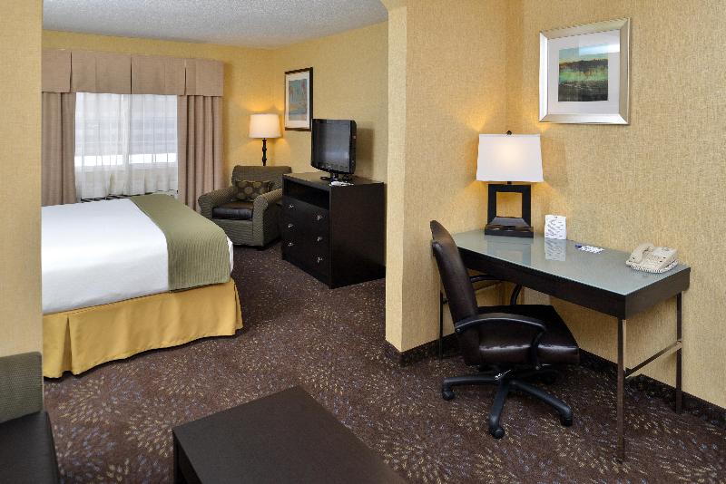 Стандартный Номер Кровать Кинг, Holiday Inn Express Hotel & Suites Charlotte, An Ihg