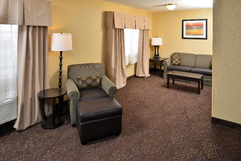 Номер Стандарт Адаптированный для Инвалидов, Holiday Inn Express Hotel & Suites Charlotte, An Ihg