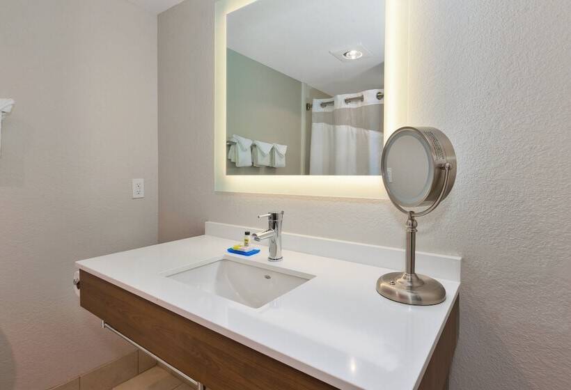 Номер Стандарт, Holiday Inn Express Hotel & Suites Petoskey, An Ihg