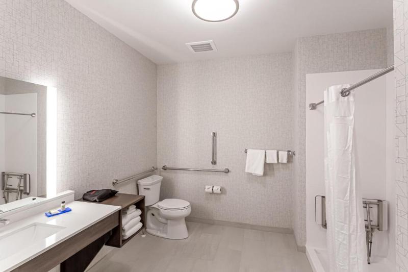 장애인을 위한 퀸사이즈 스탠다드 룸, Holiday Inn Express & Suites   Worthington, An Ihg