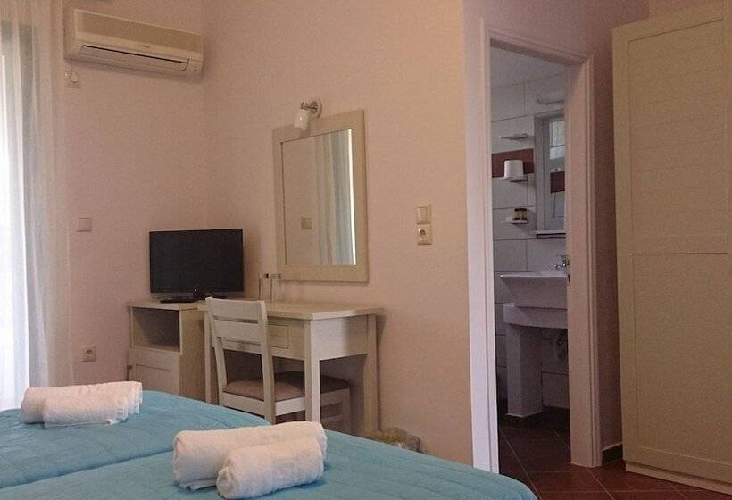 Quarto Familiar, Skiros Palace