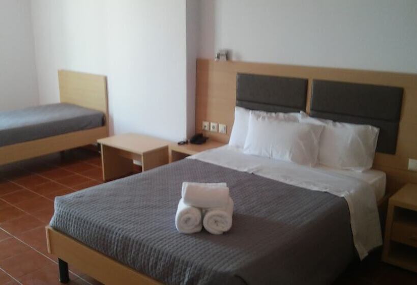Quarto Familiar, Skiros Palace
