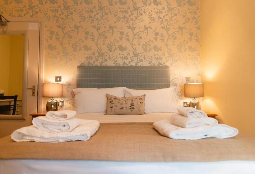 Номер Стандарт, Fox And Hounds Llancarfan