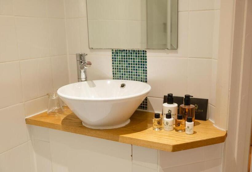 Номер Стандарт, Fox And Hounds Llancarfan