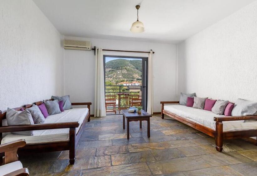 Family Suite, Amalia