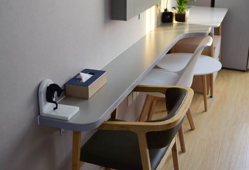 Business-Zimmer, Golden Phoenix