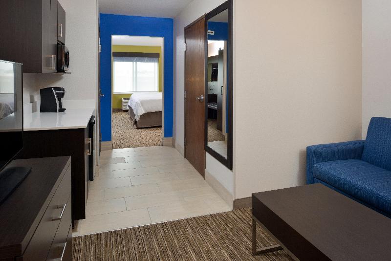 스위트 킹사이즈 침대, Holiday Inn Express & Suites Pueblo, An Ihg