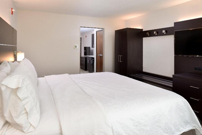 이그제큐티브 룸, Holiday Inn Express & Suites Pueblo, An Ihg