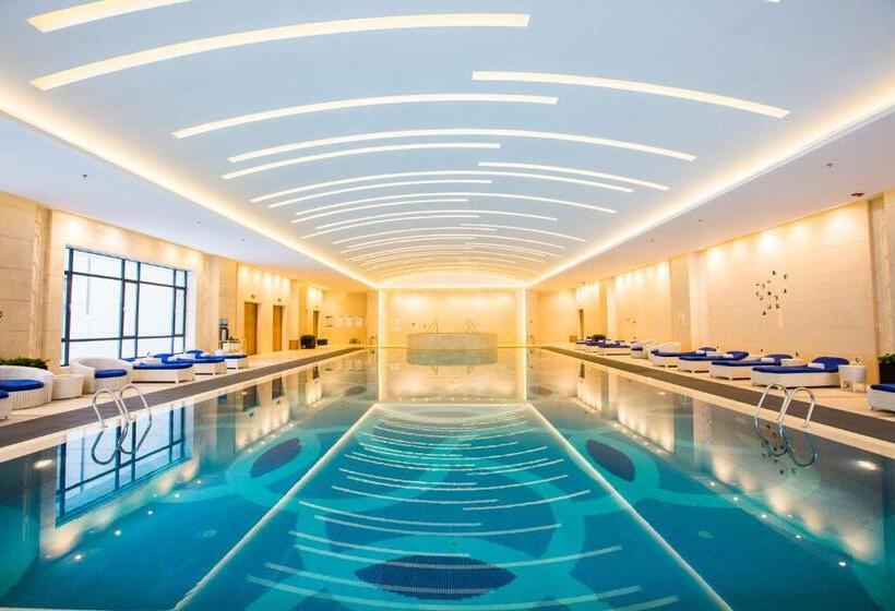 Номер Клуб, Renaissance Tianjin Lakeview