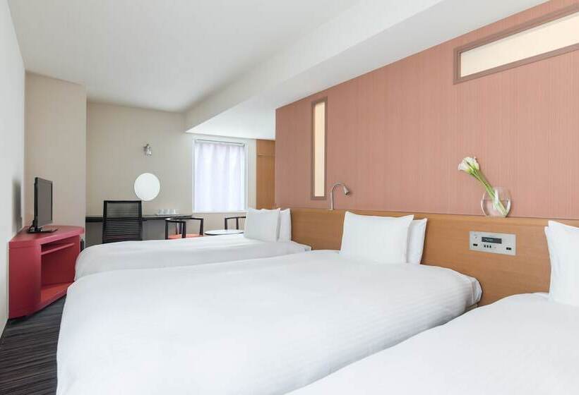 3-Bett-Standardzimmer, The B Kobe
