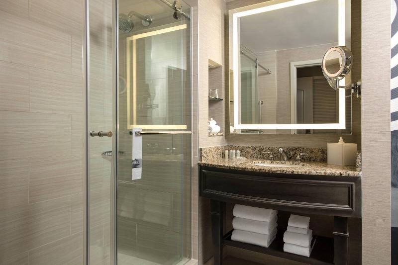 Номер Executive Кровать Кинг, Renaissance Tampa International Plaza