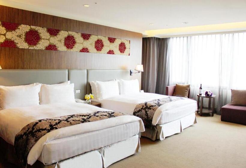 اتاق سوپریور چهار تخته, Golden Tulip Zhong Xin Hotel Taichung