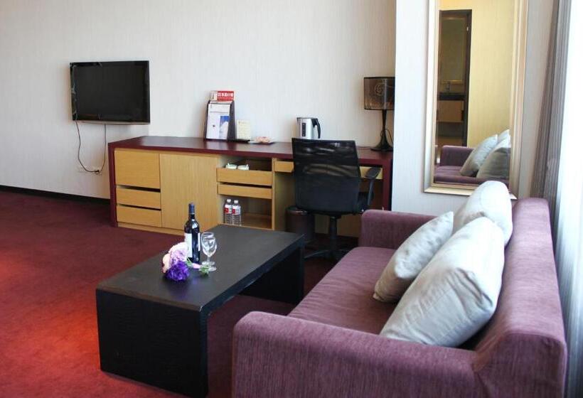اتاق لوکس سه تخته, Golden Tulip Zhong Xin Hotel Taichung