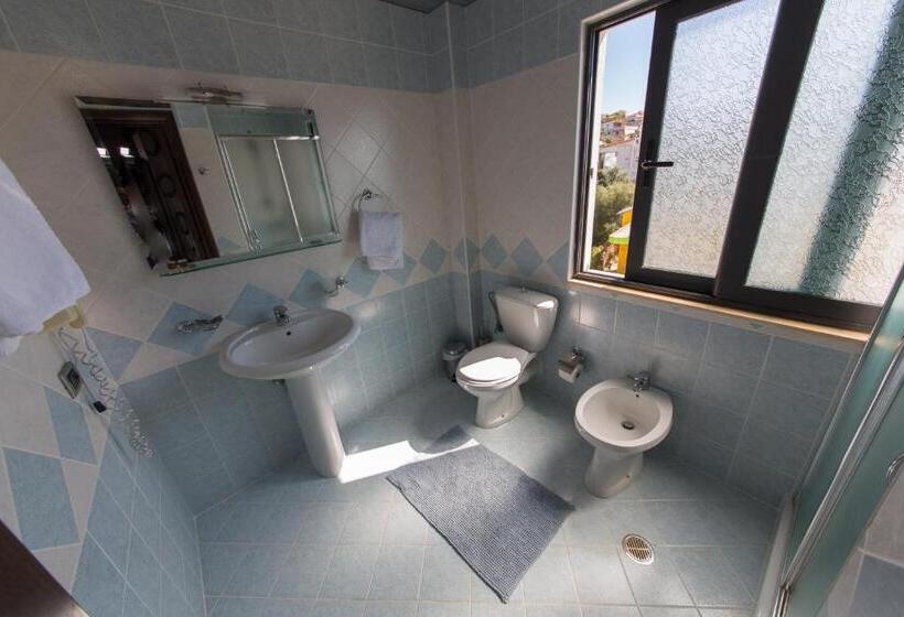 سوییت خانوادگی, Brilant Saranda
