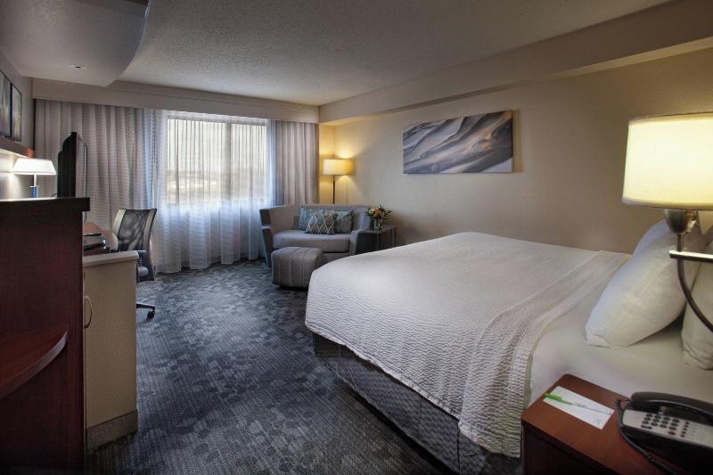Стандартный Номер Кровать Кинг, Courtyard By Marriott Fayetteville