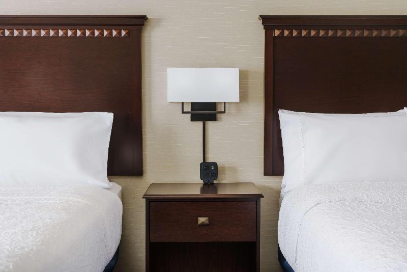 장애인을 위한 스탠다드 룸, Hampton Inn & Suites West Sacramento