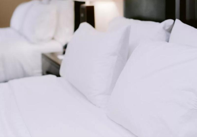 Номер Стандарт Кровать Кинг Адаптированный для Инвалидов, Holiday Inn Express Hotel Raleigh Southwest, An Ihg