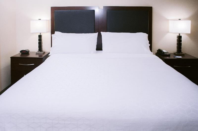 Люкс Кровать Кинг, Holiday Inn Express Hotel Raleigh Southwest, An Ihg
