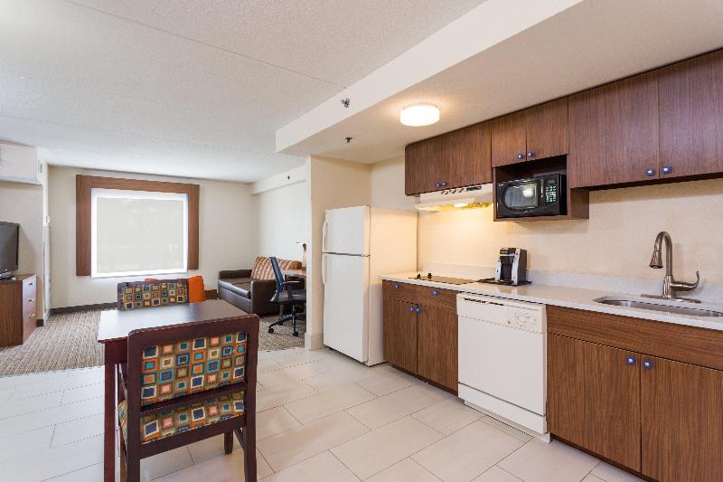 스위트 킹사이즈 침대, Holiday Inn Express Hotel And Suites Petersburg   Fort Lee, An Ihg