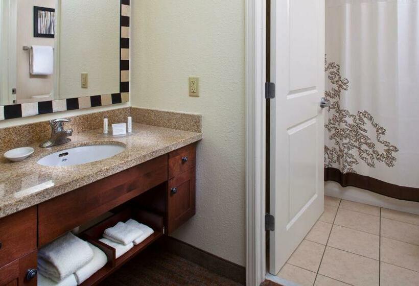 מיטת קינג בסוויטה, Residence Inn By Marriott Tallahassee Universities At The Capitol