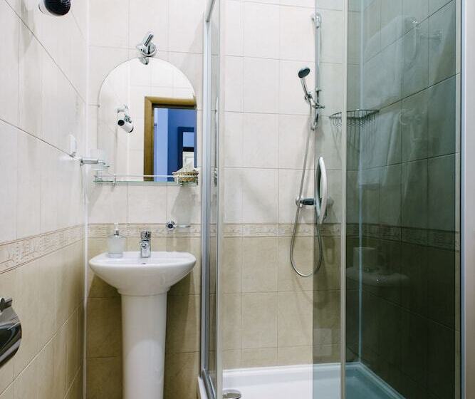 Quarto Estandar, Anabel At Nevsky 88