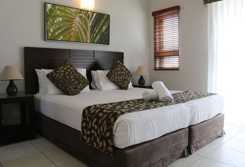 스탠다드 스튜디오, Blue Lagoon Resort