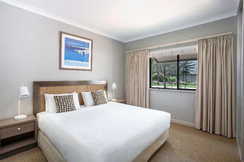 Апартаменты 1 Спальня, Mantra Geraldton