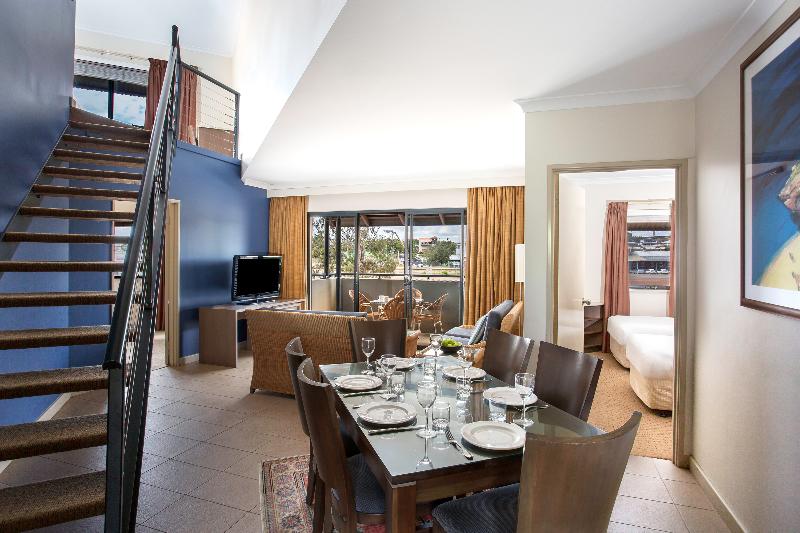 Апартаменты 3 Спальни, Mantra Geraldton