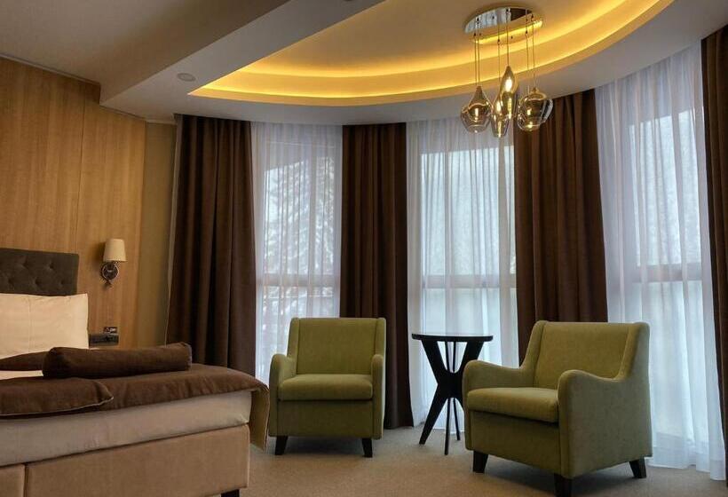 اتاق لوکس با بالکن, Royal Boutique Hotel Poiana Brasov