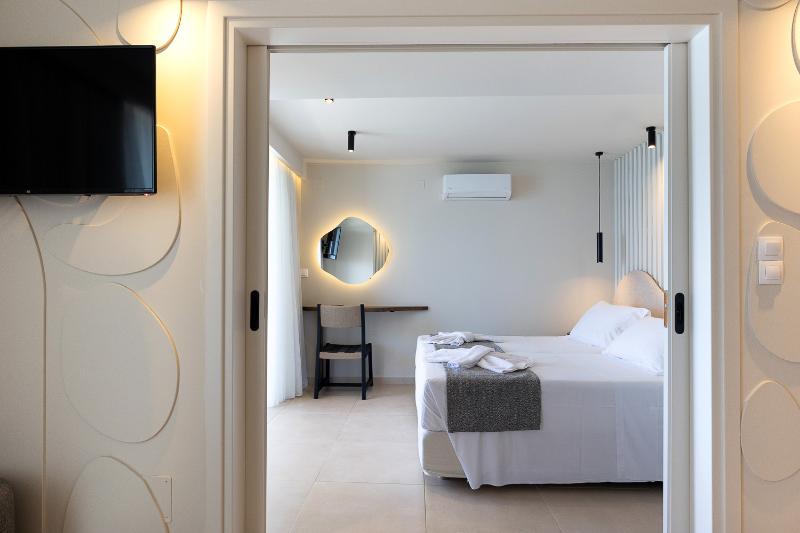 Люкс Superior Вид на Море, Alia Beach Hotel By Estia