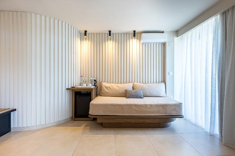 Люкс Superior Вид на Море, Alia Beach Hotel By Estia
