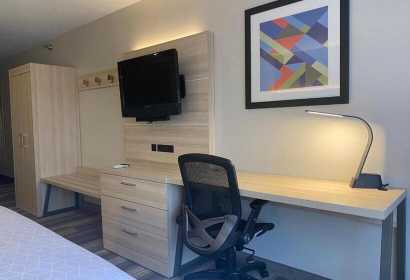 Стандартный Номер Кровать Кинг, Holiday Inn Express Hotel & Suites Logansport, An Ihg