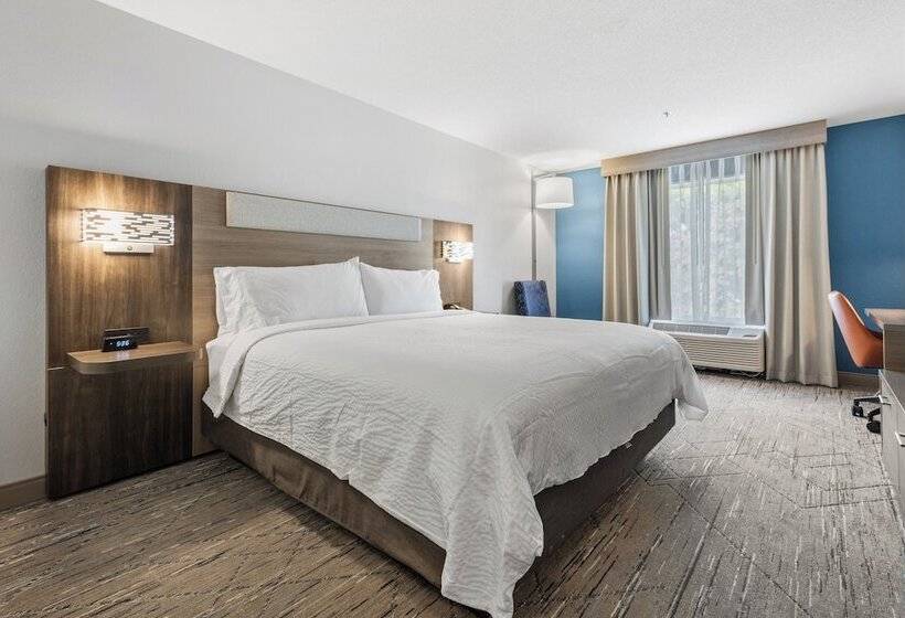 Люкс Кровать Кинг, Holiday Inn Express & Suites Starkville By Ihg
