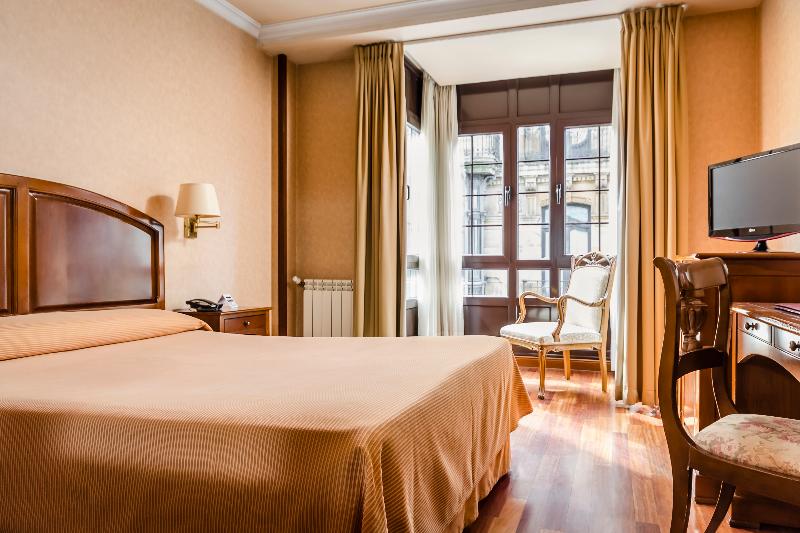 장애인을 위한 킹사이즈 침대 스탠다드 룸, Holiday Inn Express And Suites Helena, An Ihg