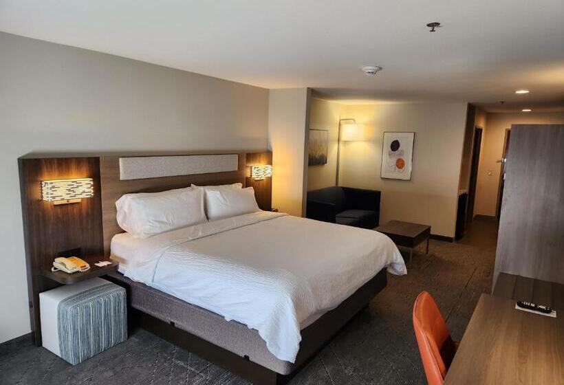 Люкс Кровать Кинг, Holiday Inn Express & Suites Perry, An Ihg