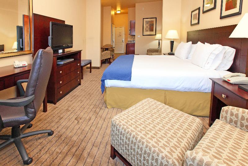 Люкс Кровать Кинг, Holiday Inn Express Hotel & Suites Marshall, An Ihg