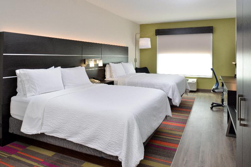 Номер Стандарт Адаптированный для Инвалидов, Holiday Inn Express Hotel & Suites Royse City   Rockwallrockwall   Royse City, An Ihg