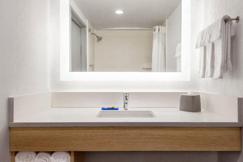 Quarto Estandar Cama King, Holiday Inn Express Dumfries Quantico, An Ihg