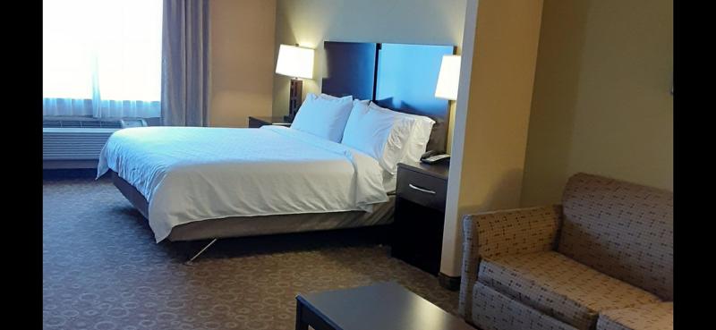 Люкс Кровать Кинг, Holiday Inn Express & Suites Pecos, An Ihg