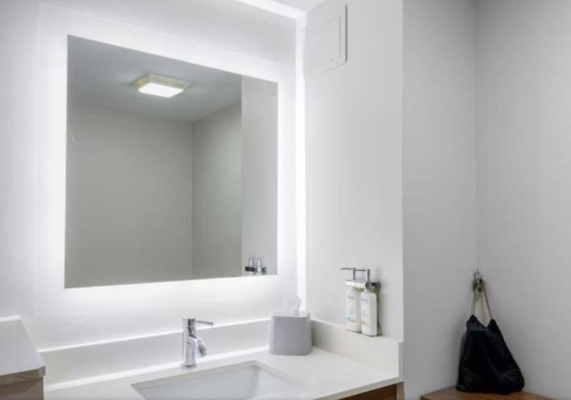 스위트 킹사이즈 침대, Holiday Inn Express & Suites Roanoke Rapids Se By Ihg
