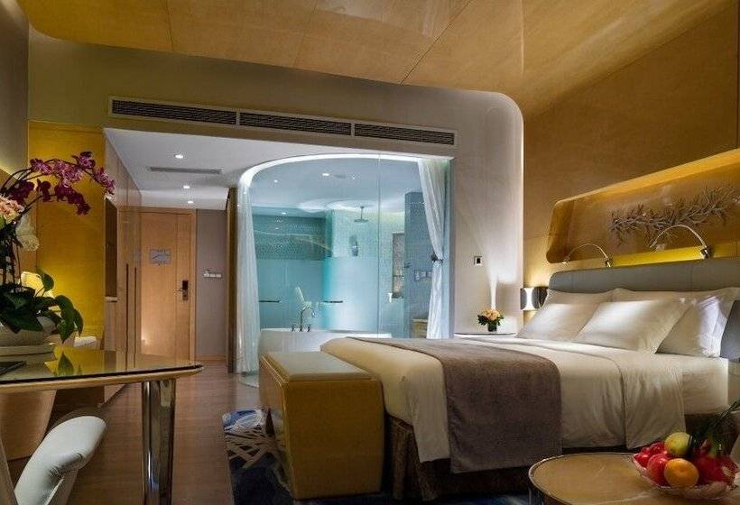 Номер Deluxe Вид на Море, Wyndham Grand Qingdao