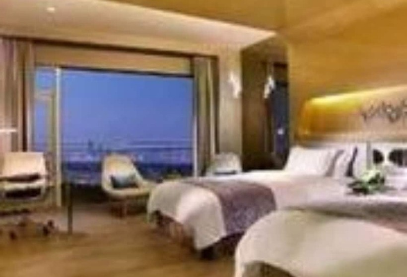 Номер Deluxe Вид на Море, Wyndham Grand Qingdao